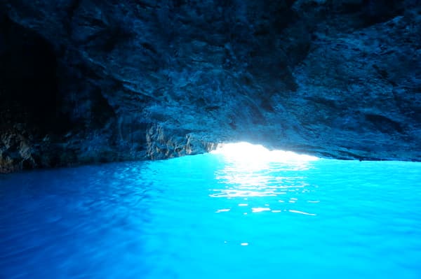 青の洞窟入口付近
