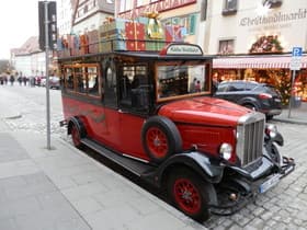 赤い自動車
