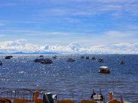 チチカカ湖（ボリビア）