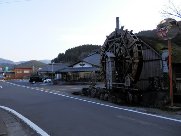 水車亭と水車