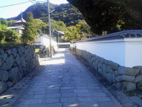 石畳の参道