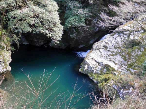 天泊りの淵