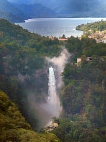 中禅寺湖と華厳の滝