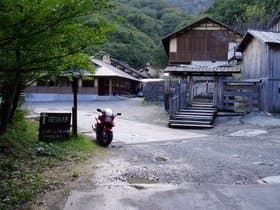 峩々温泉内