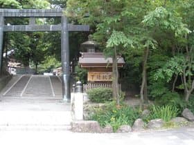 諏訪大社　下社秋宮