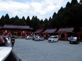 色々な神殿があります。