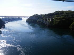 橋上からの東の景色