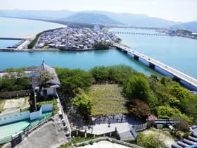 天守閣から遠くに見える虹の松原