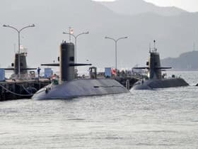 複数の潜水艦