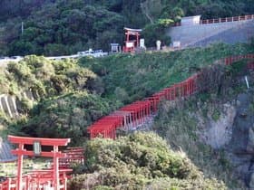 赤い鳥居の列