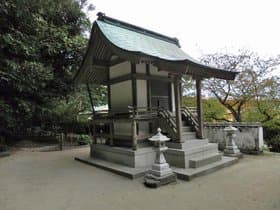 裏の祠