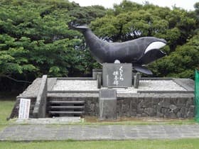 くじら供養塔