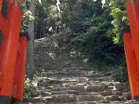 最初の急な階段