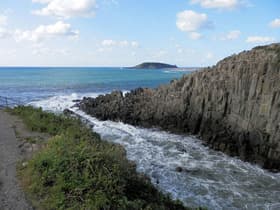遠くに雄島