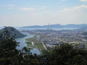 千種川と赤穂市街の景色