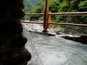 源泉かけ流しの温泉です。